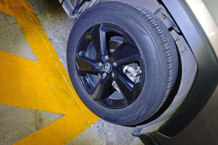 Used Toyota RAV4 2020 Dual-Motor 2.5L E-CVT Four-Wheel Drive Flagship Edition Right Front Wheel Hub