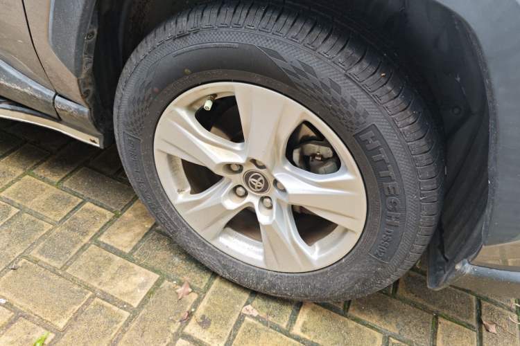 Used Toyota RAV4 2020 2.0L CVT Two-Wheel Drive Urban Edition Right Front Wheel Hub