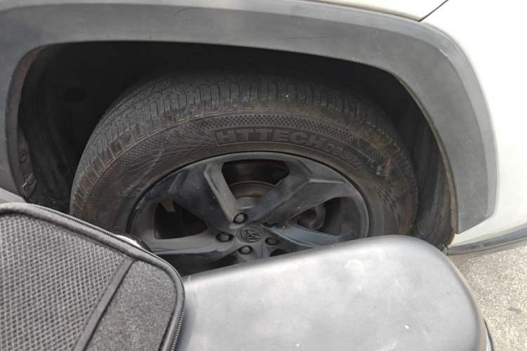 Used Toyota RAV4 2020 Dual-Engine 2.5L E-CVT Two-Wheel Drive Elite Edition Right Front Wheel Hub