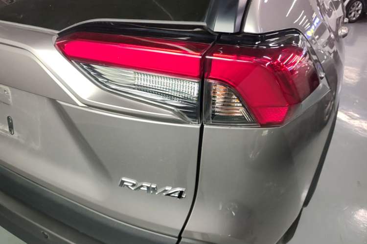 Used Toyota RAV4 2020 2.0L CVT Two-Wheel Drive Urban Edition Right Rear Taillight