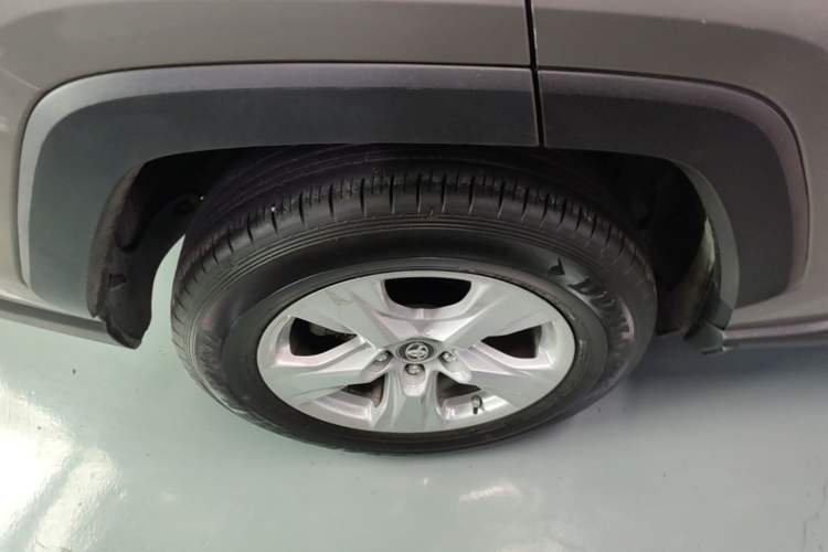Used Toyota RAV4 2020 2.0L CVT Two-Wheel Drive Urban Edition Right Rear Wheel Hub