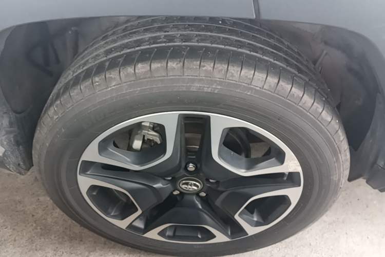 Used Toyota RAV4 2020 2.0L CVT Two-Wheel Drive Prestige Edition Right Rear Wheel Hub