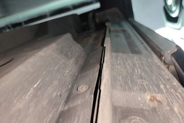 Used Toyota RAV4 2020 2.0L CVT Two-Wheel Drive Urban Edition Right Side Sill