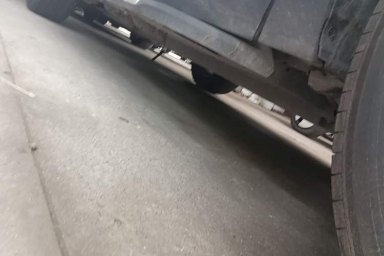 Used Toyota RAV4 2020 2.0L CVT Two-Wheel Drive Prestige Edition Right Side Sill