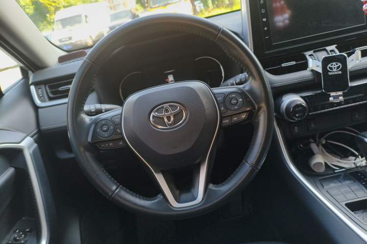 Used Toyota RAV4 2020 2.0L CVT 4x4 Style PLUS Edition Steering Wheel