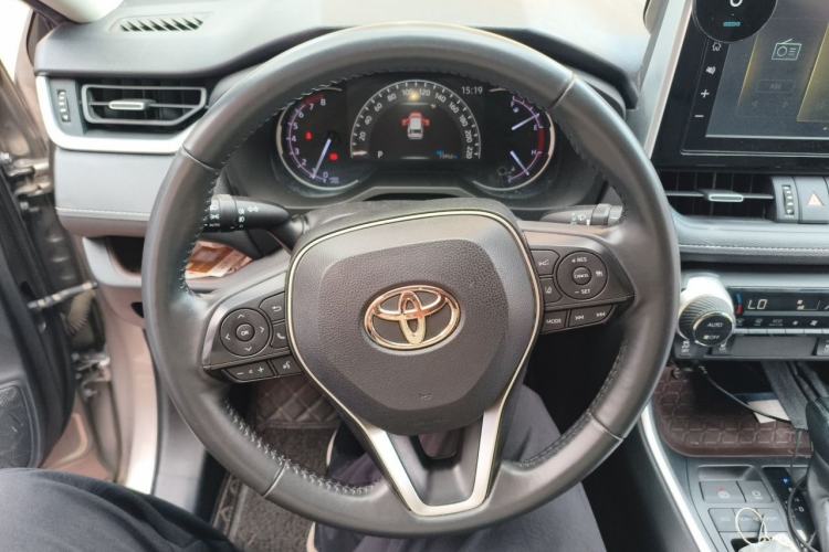 Used Toyota RAV4 2020 2.0L CVT Two-Wheel Drive Prestige Edition Steering Wheel