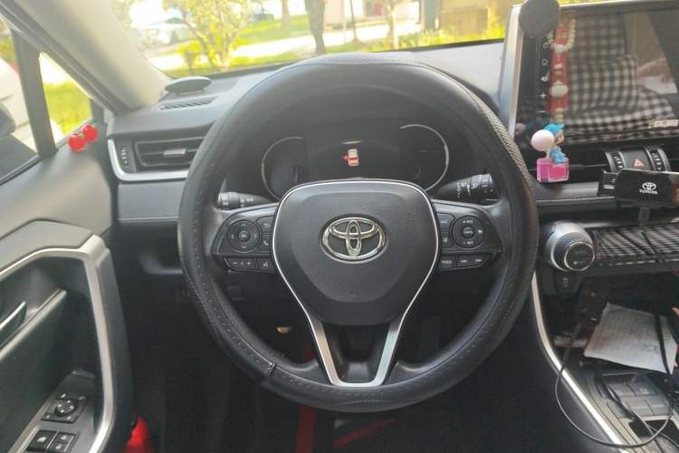 Used Toyota RAV4 2020 2.0L CVT Two-Wheel Drive Fashion Edition Steering Wheel