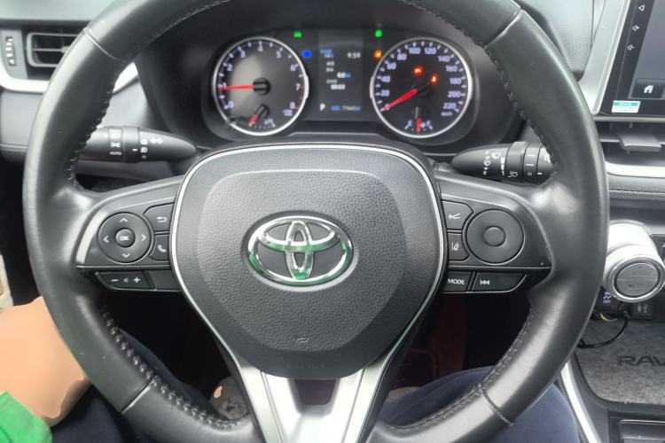 Used Toyota RAV4 2020 2.0L CVT Two-Wheel Drive Urban Edition Steering Wheel