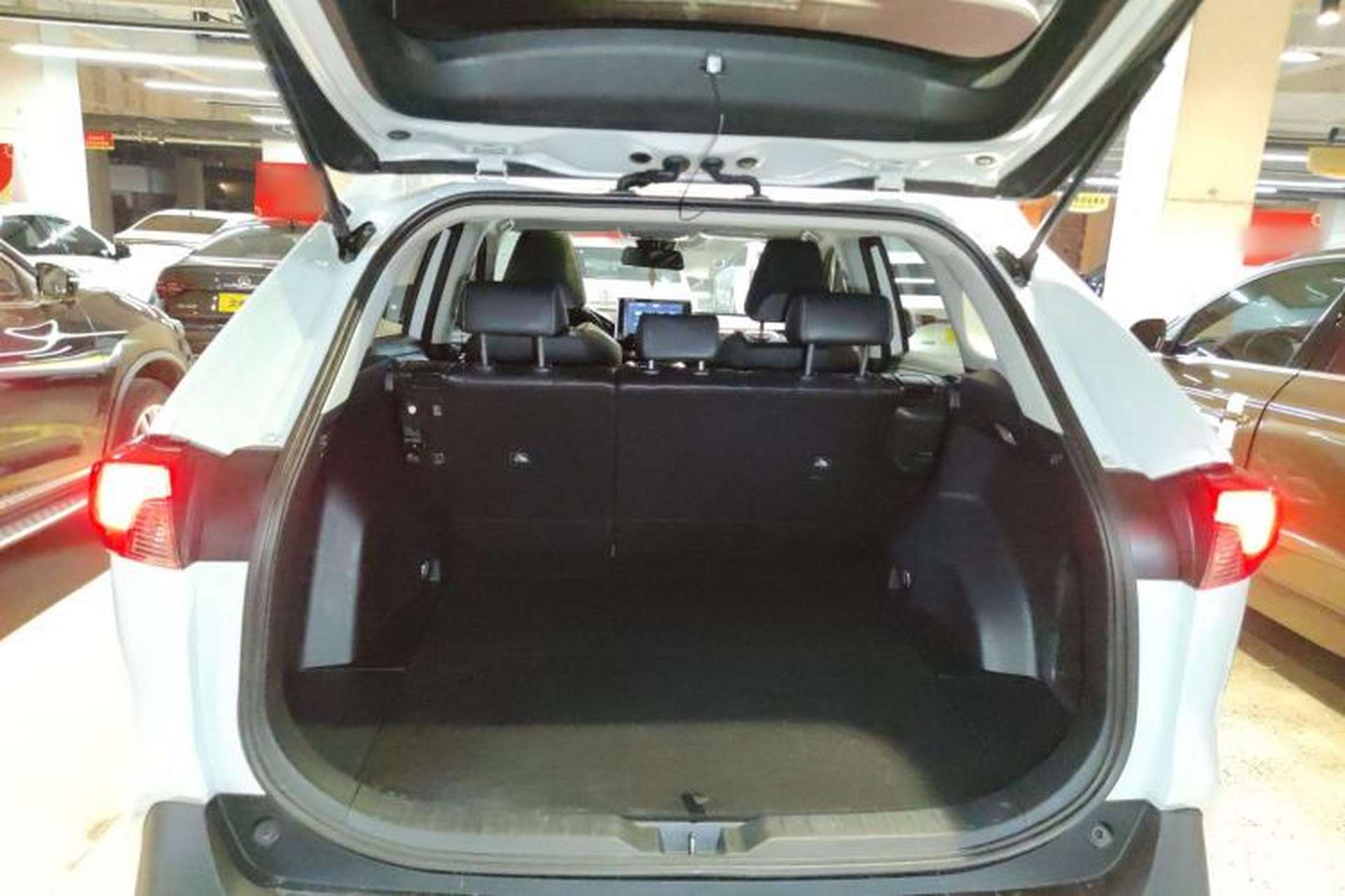 Used Toyota RAV4 2020 2.0L CVT Two-Wheel Drive Fashion PLUS Edition Trunk