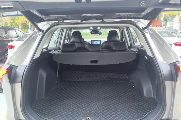Used Toyota RAV4 2020 2.0L CVT Two-Wheel Drive Urban Edition Trunk
