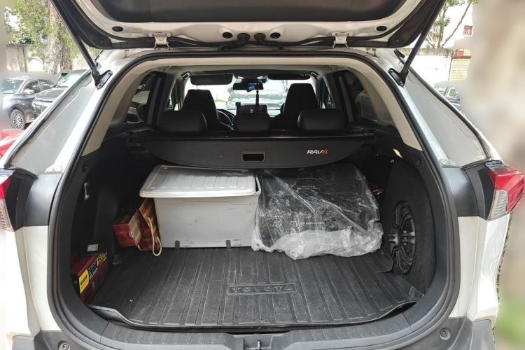 Used Toyota RAV4 2020 Dual-Engine 2.5L E-CVT Two-Wheel Drive Elite Edition Trunk