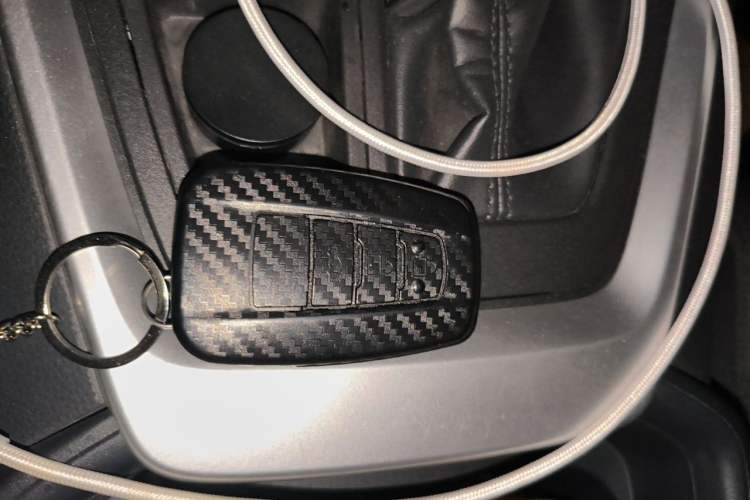 Used Toyota RAV4 2020 2.0L CVT Two-Wheel Drive Fashion Edition Vehicle Key
