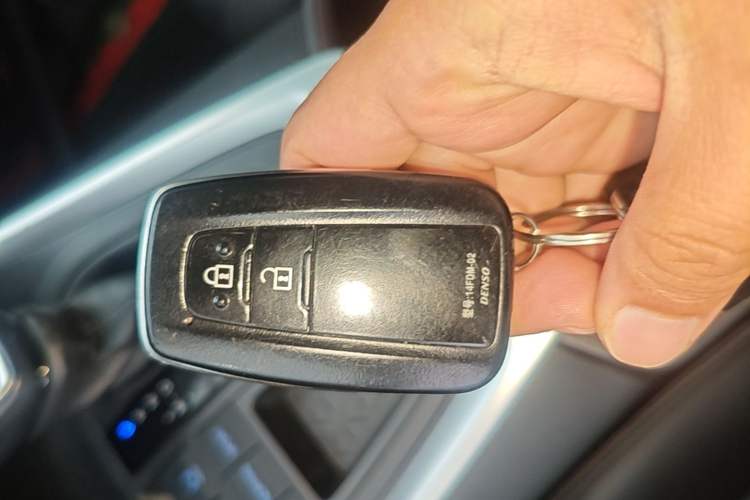 Used Toyota RAV4 2020 2.0L CVT Two-Wheel Drive Fashion PLUS Edition Vehicle Key