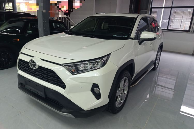 Used Toyota RAV4 2020 2.0L CVT Two-Wheel Drive Fashion Edition Guazi used car, China used car export, Used car for sale, Used  cars, Cheapest cars for sale