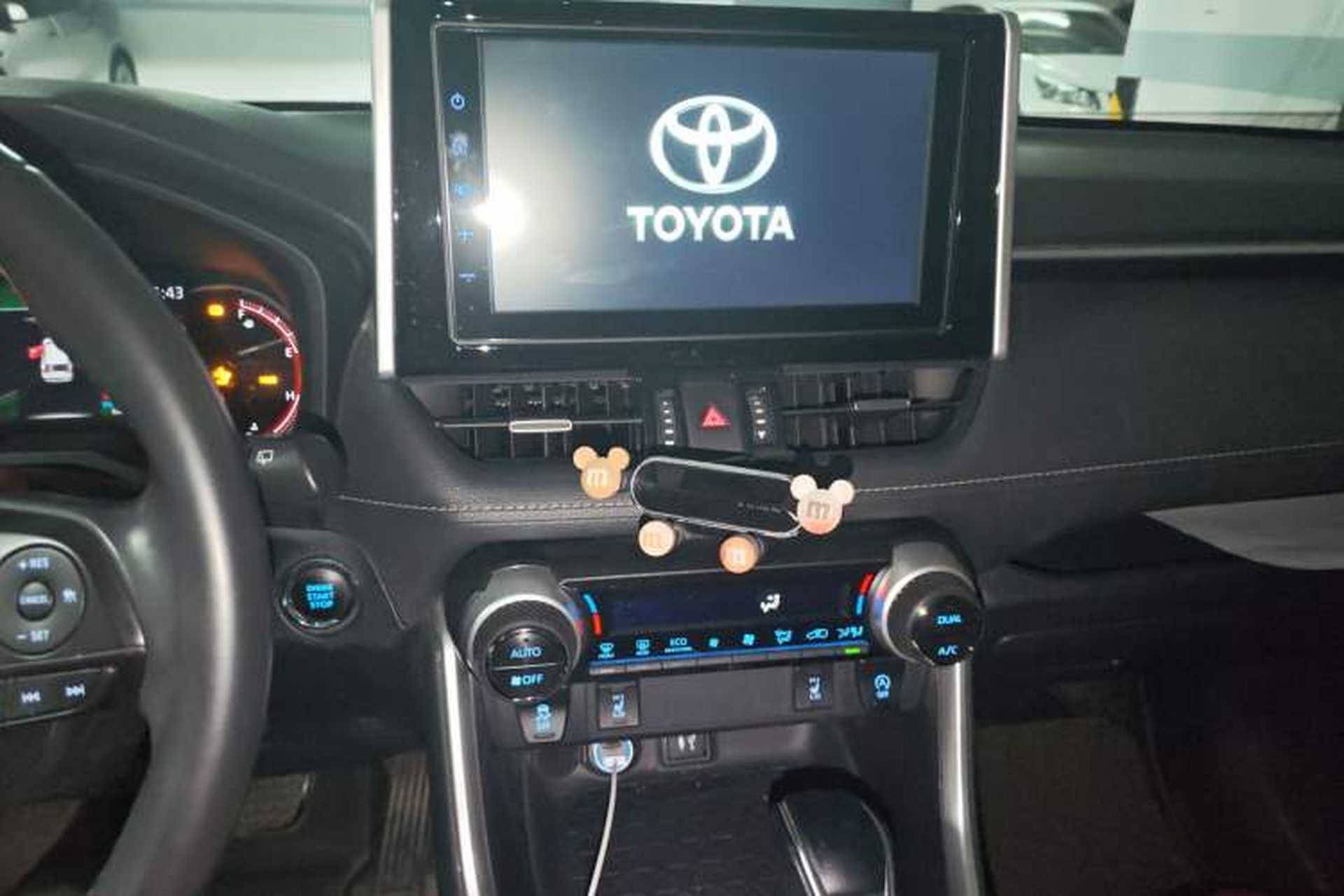 Used Toyota RAV4 2020 2.0L CVT Two-Wheel Drive Fashion PLUS Edition Audio And AC Panel