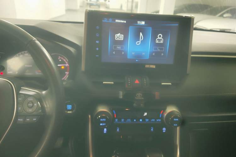 Used Toyota RAV4 2020 2.0L CVT Two-Wheel Drive Fashion PLUS Edition Audio And AC Panel