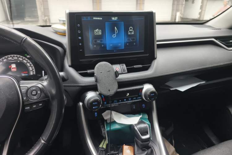 Used Toyota RAV4 2020 2.0L CVT Two-Wheel Drive Fashion PLUS Edition Audio And AC Panel