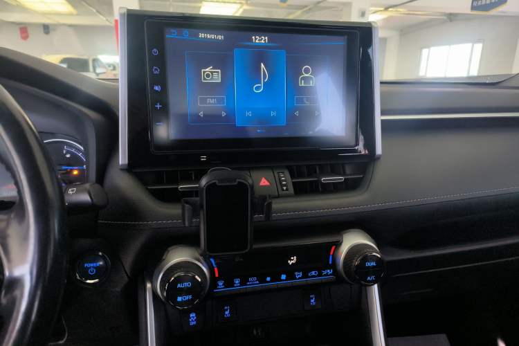 Used Toyota RAV4 2020 Dual-Engine 2.5L E-CVT 4x4 Elite PLUS Edition Audio And AC Panel