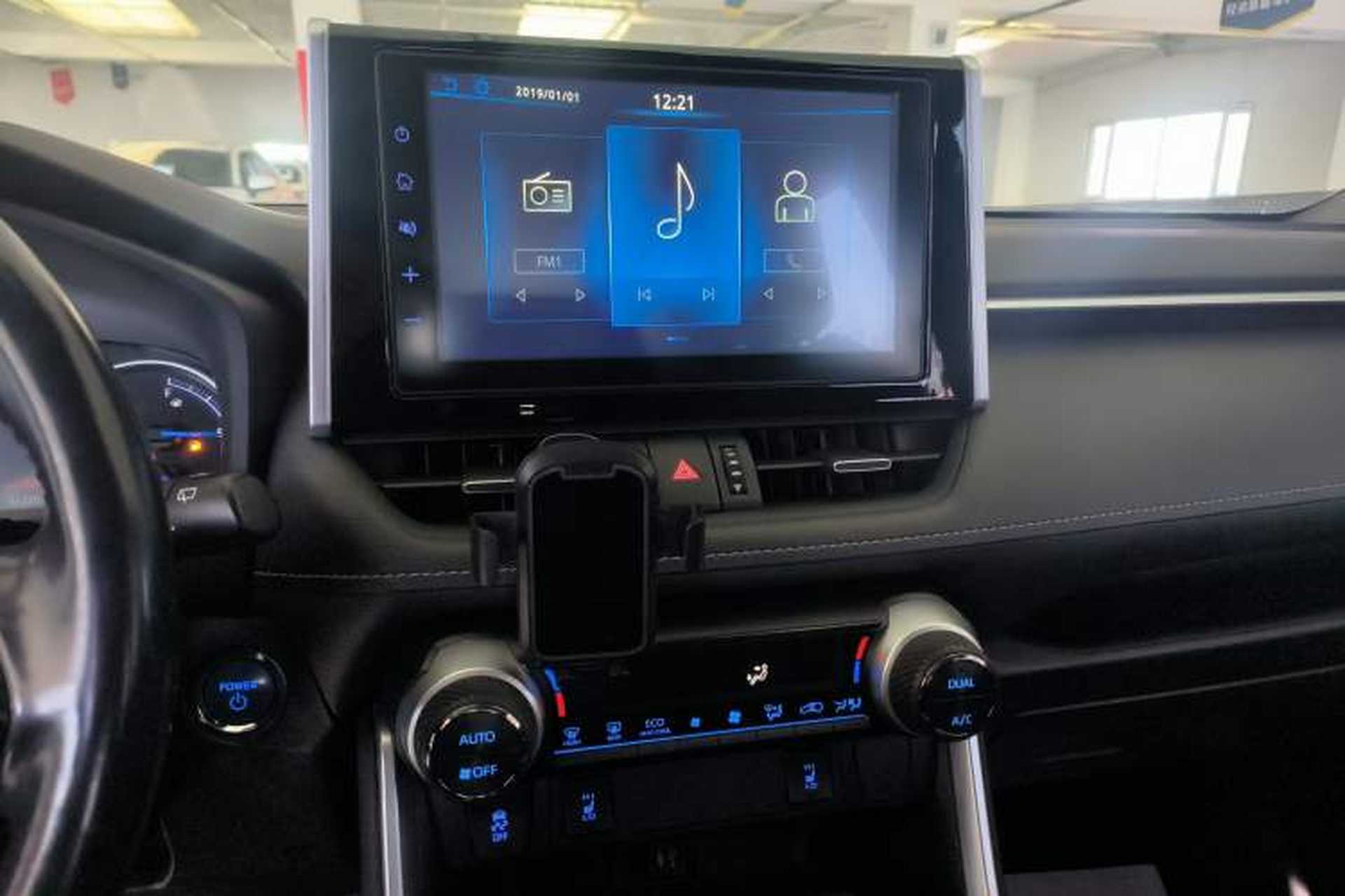 Used Toyota RAV4 2020 Dual-Engine 2.5L E-CVT 4x4 Elite PLUS Edition Audio And AC Panel