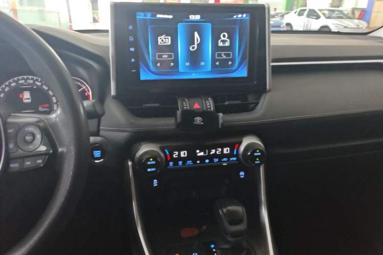 Used Toyota RAV4 2020 2.0L CVT 4x4 Trend Edition Audio And AC Panel