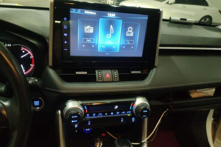 Used Toyota RAV4 2020 2.0L CVT 4x4 Style PLUS Edition Audio And AC Panel
