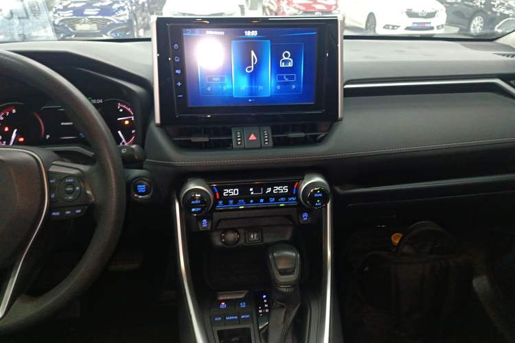Used Toyota RAV4 2020 2.0L CVT Two-Wheel Drive Fashion Edition Audio And AC Panel