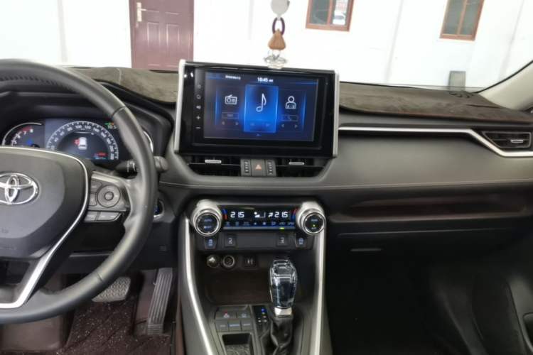 Used Toyota RAV4 2020 2.0L CVT Two-Wheel Drive Prestige Edition Audio And AC Panel