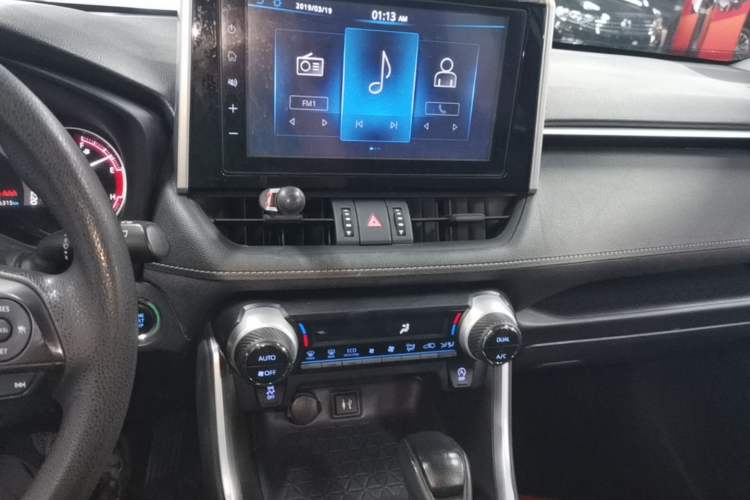Used Toyota RAV4 2020 2.0L CVT Two-Wheel Drive Fashion Edition Audio And AC Panel