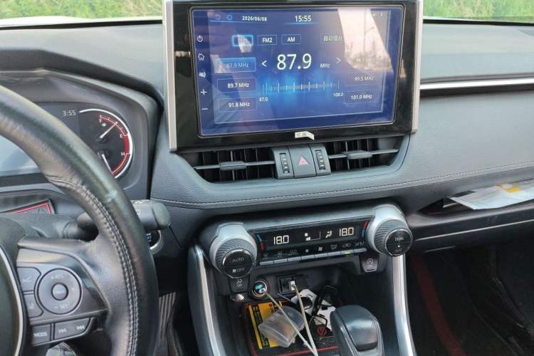 Used Toyota RAV4 2020 2.0L CVT Two-Wheel Drive Fashion Edition Audio And AC Panel