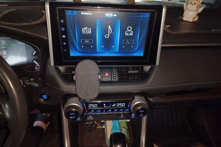 Used Toyota RAV4 2020 2.0L CVT Two-Wheel Drive Prestige Edition Audio And AC Panel