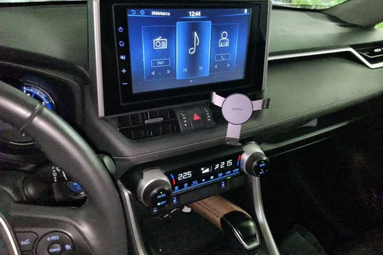 Used Toyota RAV4 2020 Dual-Engine 2.5L E-CVT 4x4 Elite PLUS Edition Audio And AC Panel