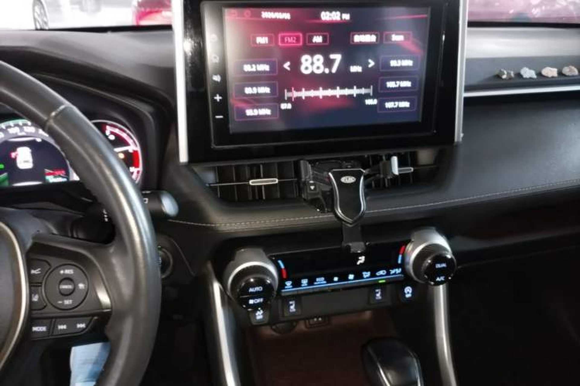 Used Toyota RAV4 2020 2.0L CVT Two-Wheel Drive Prestige Edition Audio And AC Panel