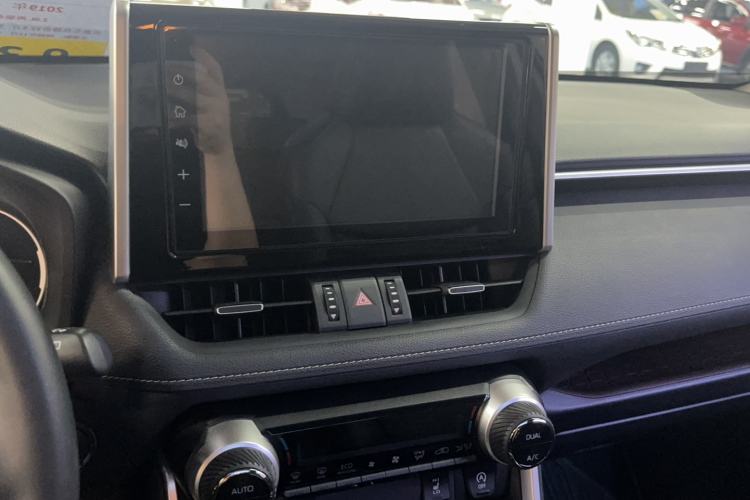 Used Toyota RAV4 2020 2.0L CVT Two-Wheel Drive Prestige Edition Audio And AC Panel
