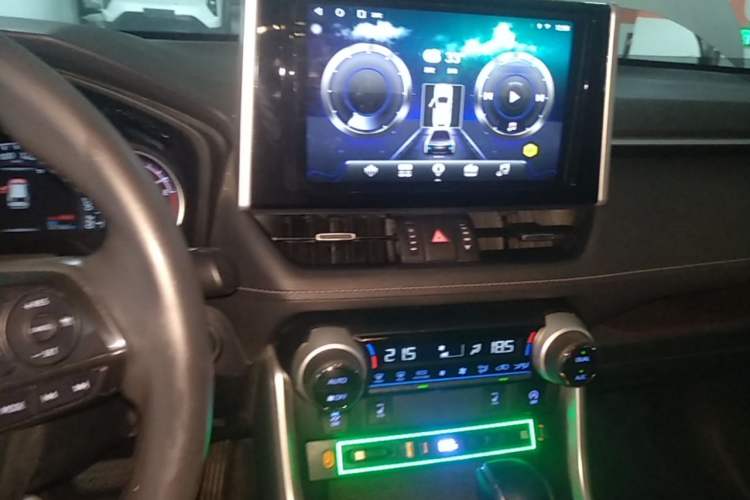 Used Toyota RAV4 2020 2.0L CVT Four-Wheel Drive Prestige Edition Audio And AC Panel