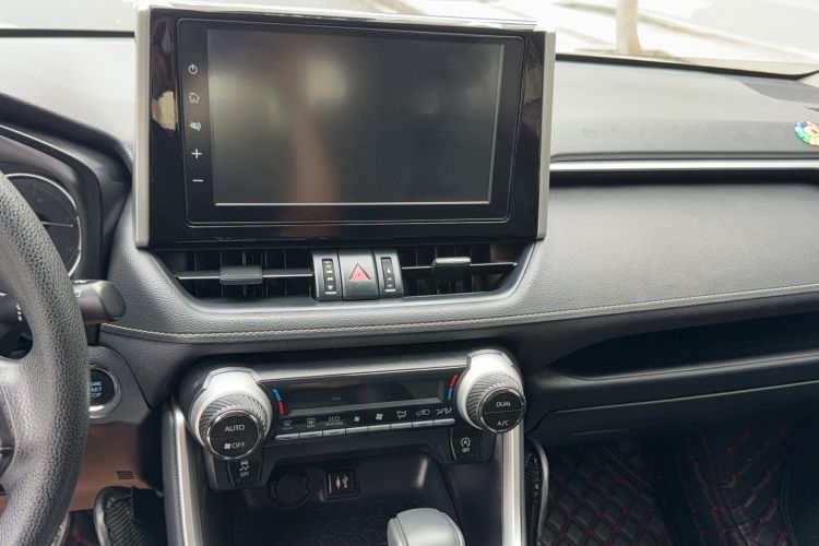 Used Toyota RAV4 2020 2.0L CVT 4x4 Trend Edition Audio And AC Panel