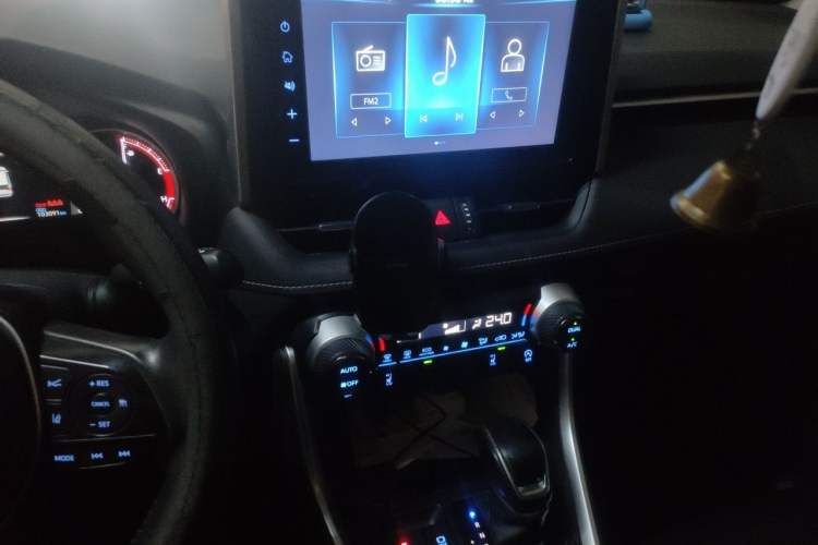 Used Toyota RAV4 2020 2.0L CVT Two-Wheel Drive Fashion PLUS Edition Audio And AC Panel