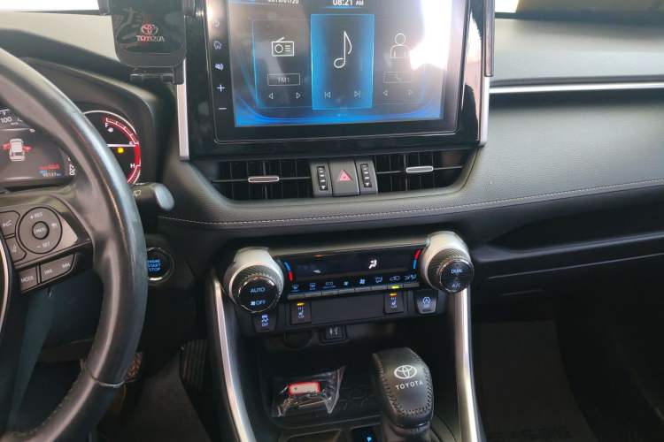Used Toyota RAV4 2020 2.0L CVT Two-Wheel Drive Fashion PLUS Edition Audio And AC Panel