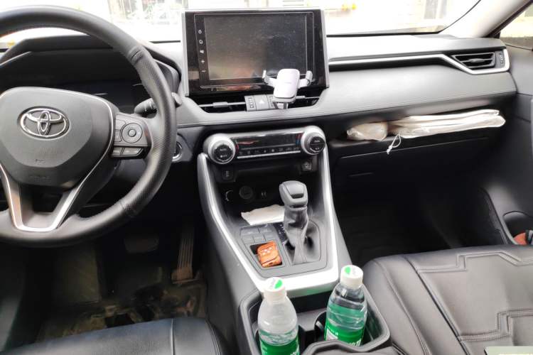 Used Toyota RAV4 2020 2.0L CVT Two-Wheel Drive Fashion Edition Audio And AC Panel
