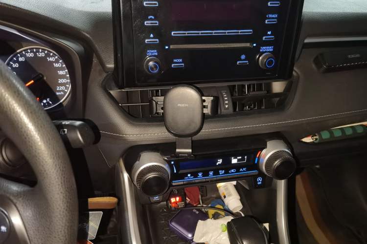 Used Toyota RAV4 2020 2.0L CVT Two-Wheel Drive Urban Edition Audio And AC Panel