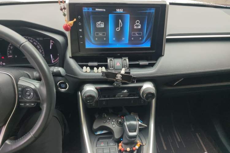 Used Toyota RAV4 2020 2.0L CVT Two-Wheel Drive Prestige Edition Audio And AC Panel