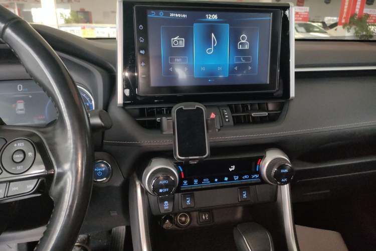 Used Toyota RAV4 2020 Dual-Engine 2.5L E-CVT 4x4 Elite PLUS Edition Audio And AC Panel