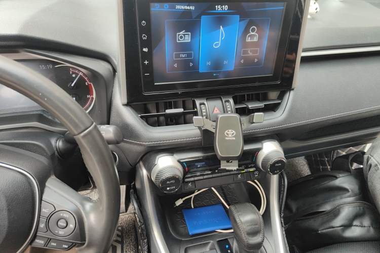 Used Toyota RAV4 2020 2.0L CVT Two-Wheel Drive Fashion PLUS Edition Audio And AC Panel