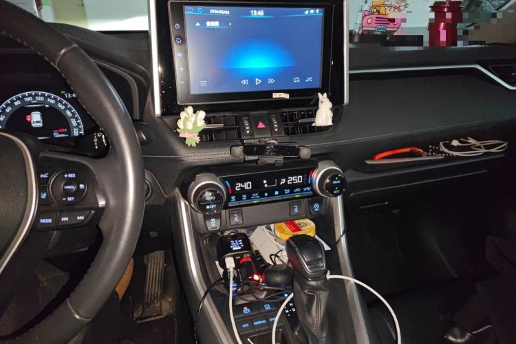 Used Toyota RAV4 2020 2.0L CVT Two-Wheel Drive Fashion PLUS Edition Audio And AC Panel