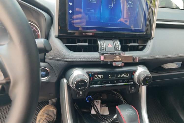 Used Toyota RAV4 2020 2.0L CVT Two-Wheel Drive Fashion Edition Audio And AC Panel