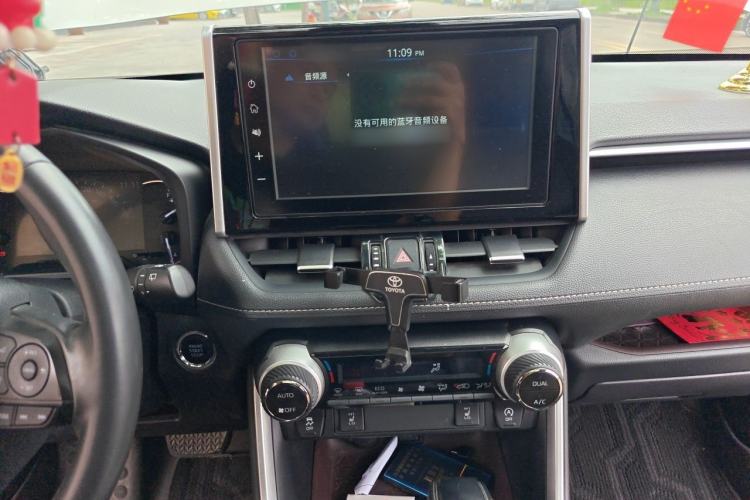 Used Toyota RAV4 2020 2.0L CVT Four-Wheel Drive Prestige Edition Audio And AC Panel