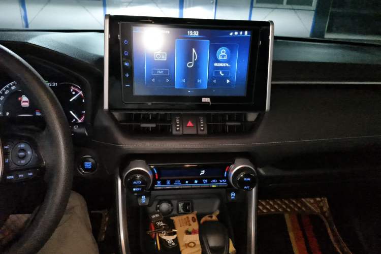 Used Toyota RAV4 2020 2.0L CVT Two-Wheel Drive Fashion Edition Audio And AC Panel