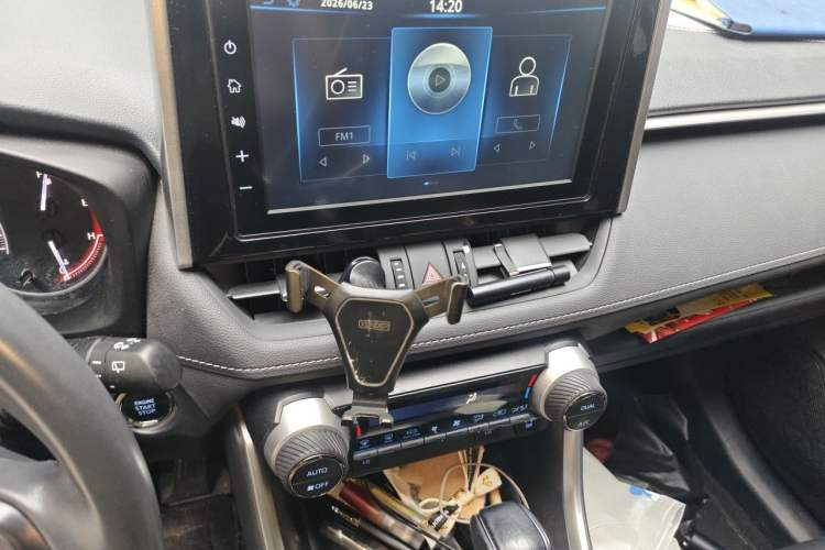 Used Toyota RAV4 2020 2.0L CVT Two-Wheel Drive Fashion PLUS Edition Audio And AC Panel