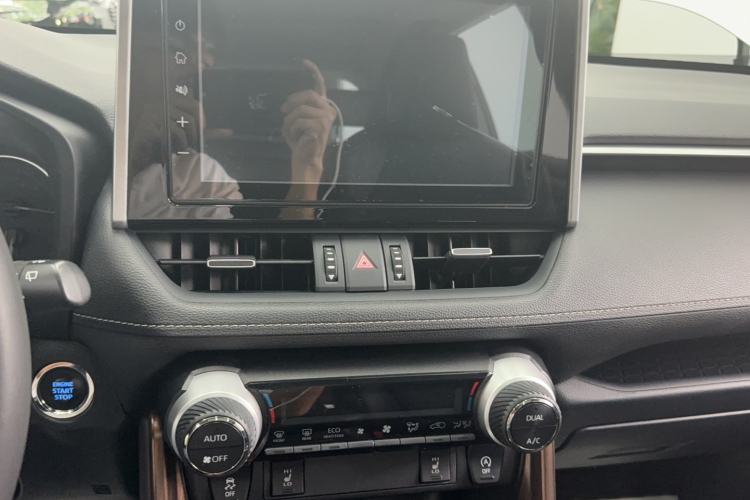 Used Toyota RAV4 2020 2.0L CVT Two-Wheel Drive Fashion PLUS Edition Audio And AC Panel