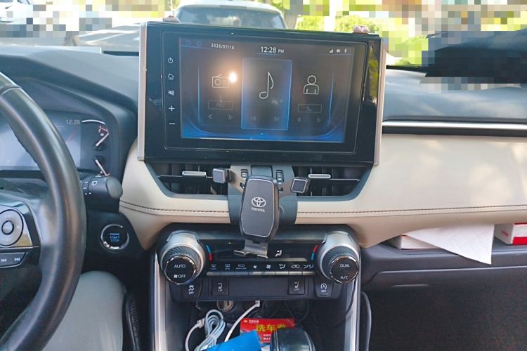 Used Toyota RAV4 2020 2.0L CVT Two-Wheel Drive Fashion PLUS Edition Audio And AC Panel