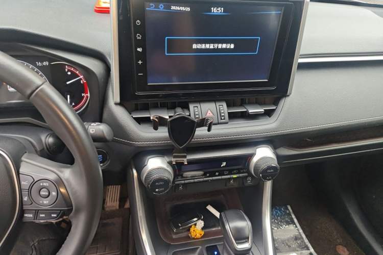 Used Toyota RAV4 2020 2.0L CVT Four-Wheel Drive Prestige Edition Audio And AC Panel